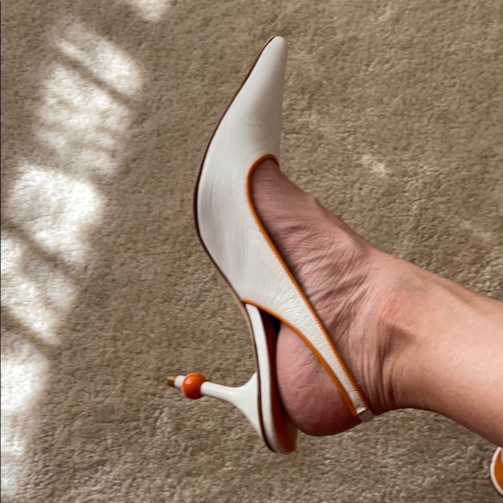 Pointy Heels - Picture 5 of 6